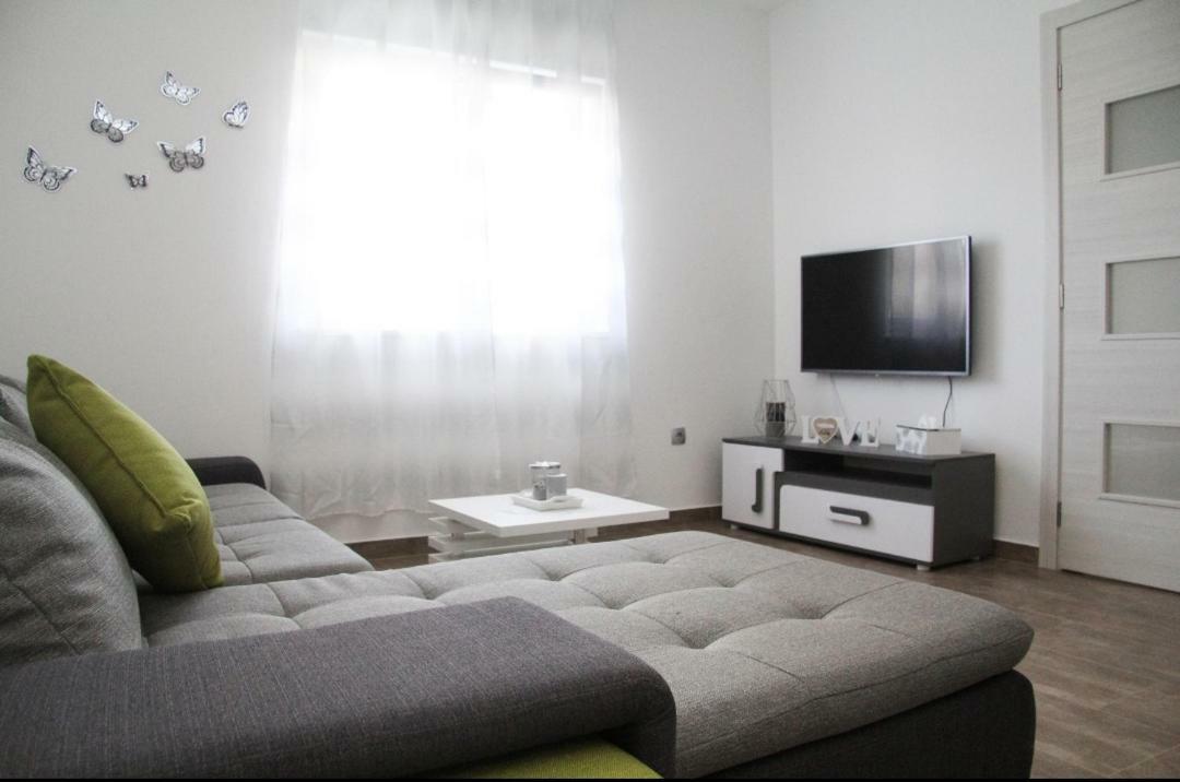 Apartman Ivana Biograd Na Moru Exterior foto