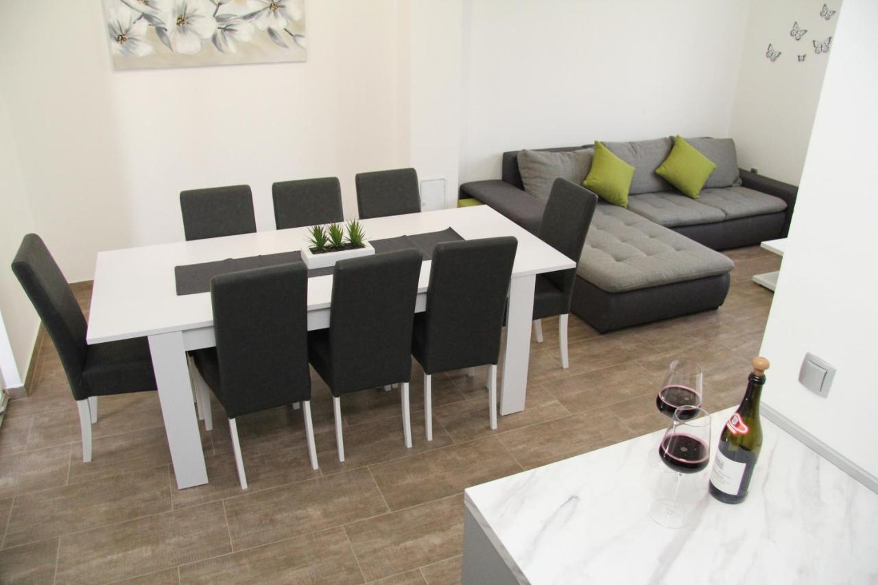 Apartman Ivana Biograd Na Moru Exterior foto