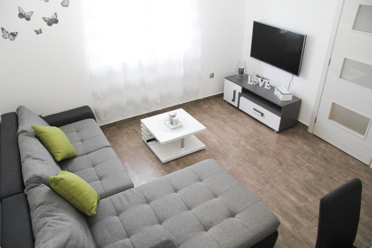 Apartman Ivana Biograd Na Moru Exterior foto
